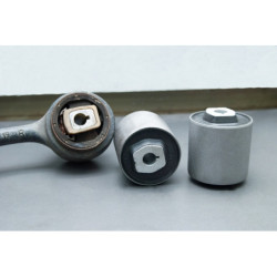 7 Series E38 BMW Bras inférieur avant silentbloc Hardrace